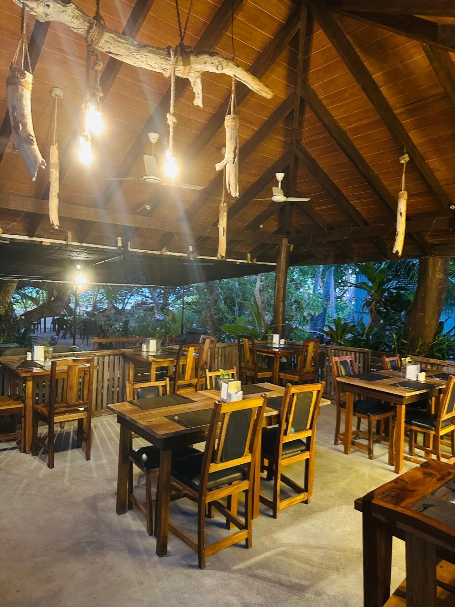 Hotel Thundi Sea View Fulidhoo Exterior foto